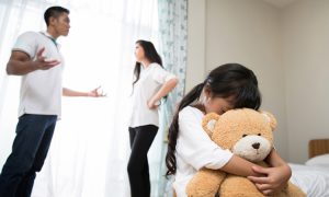 Nằm mơ thấy bố mẹ đánh nhau cãi nhau là điềm báo xấu – Hành động cãi nhau không được phép cổ súy trong cuộc sống